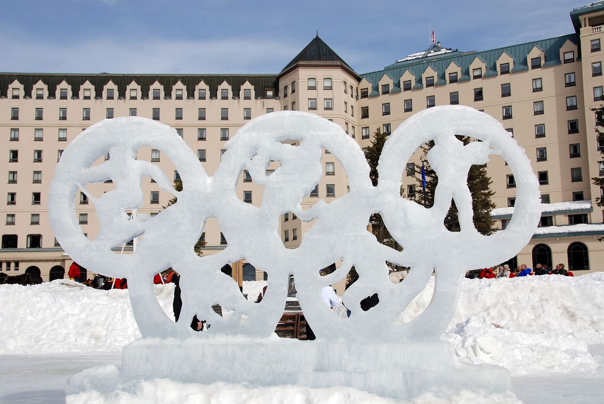 01D Olympic Rings Ice Sculpture With Chateau Lake Louise In Winter